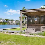 Holiday Home *