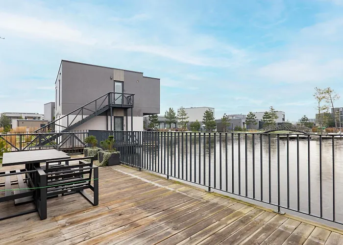 Holiday Home 펜션 팔랑가