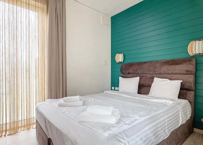 Holiday Home * 팔랑가