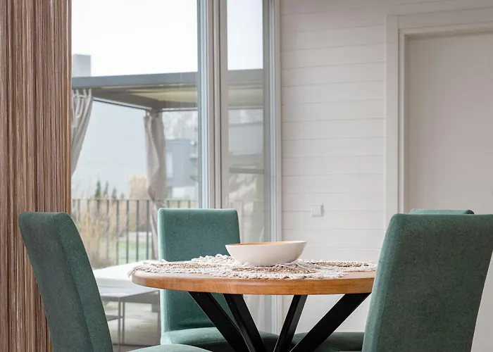 Holiday Home * 팔랑가